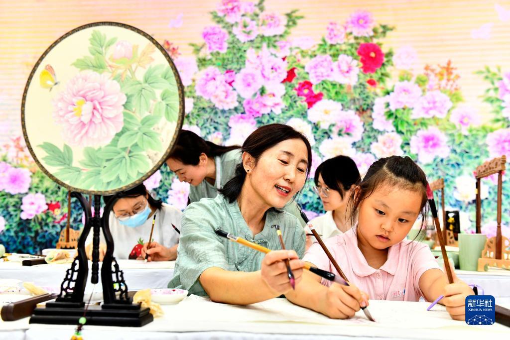 巨弘国际手机客户端
